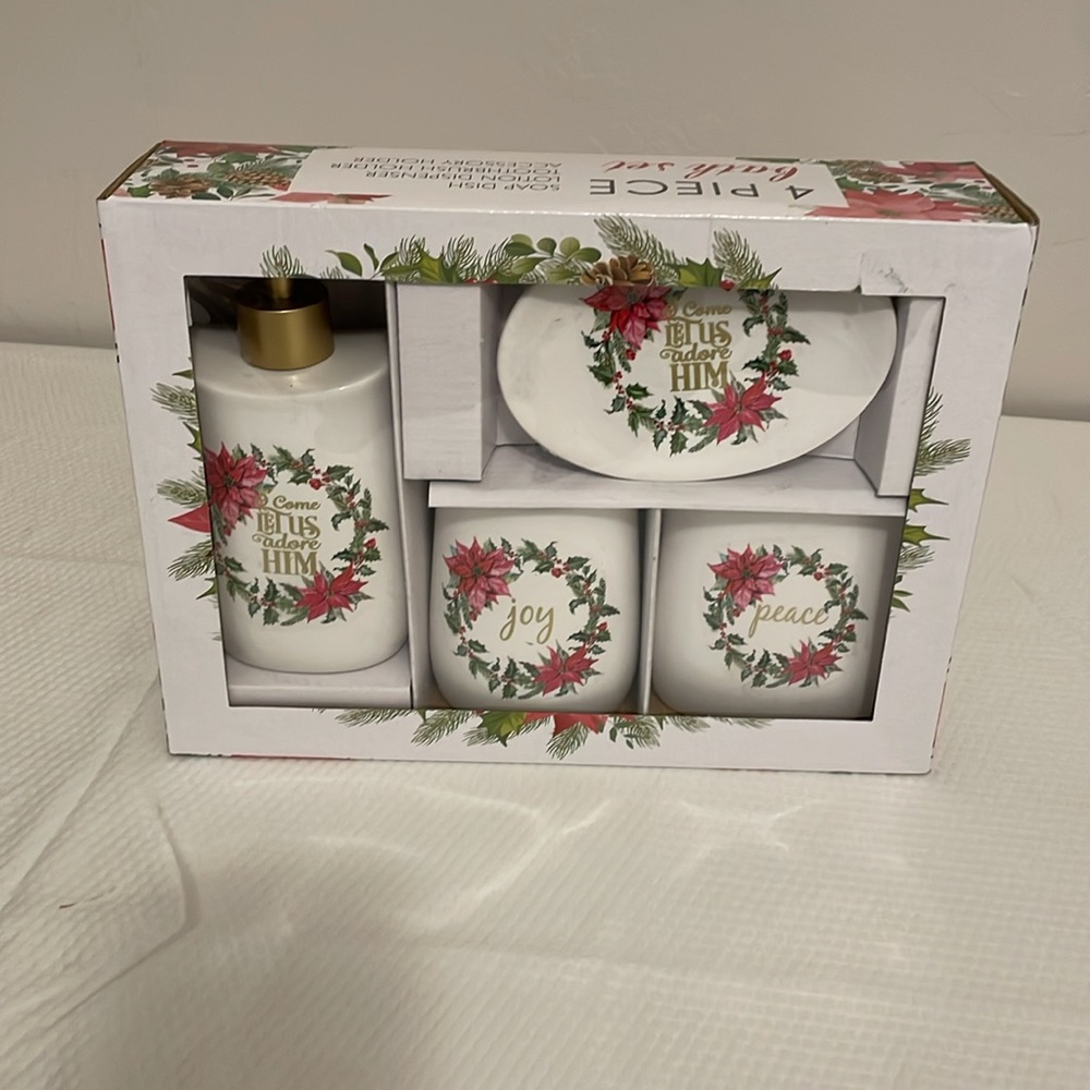 Xmas Inspirations 4-Piece Bath Accessory Set